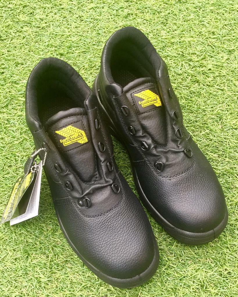 earth work safety shoes